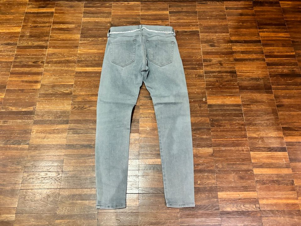 Original Diesel Skinny Jeans W26 L32 Hellblau in Leipzig