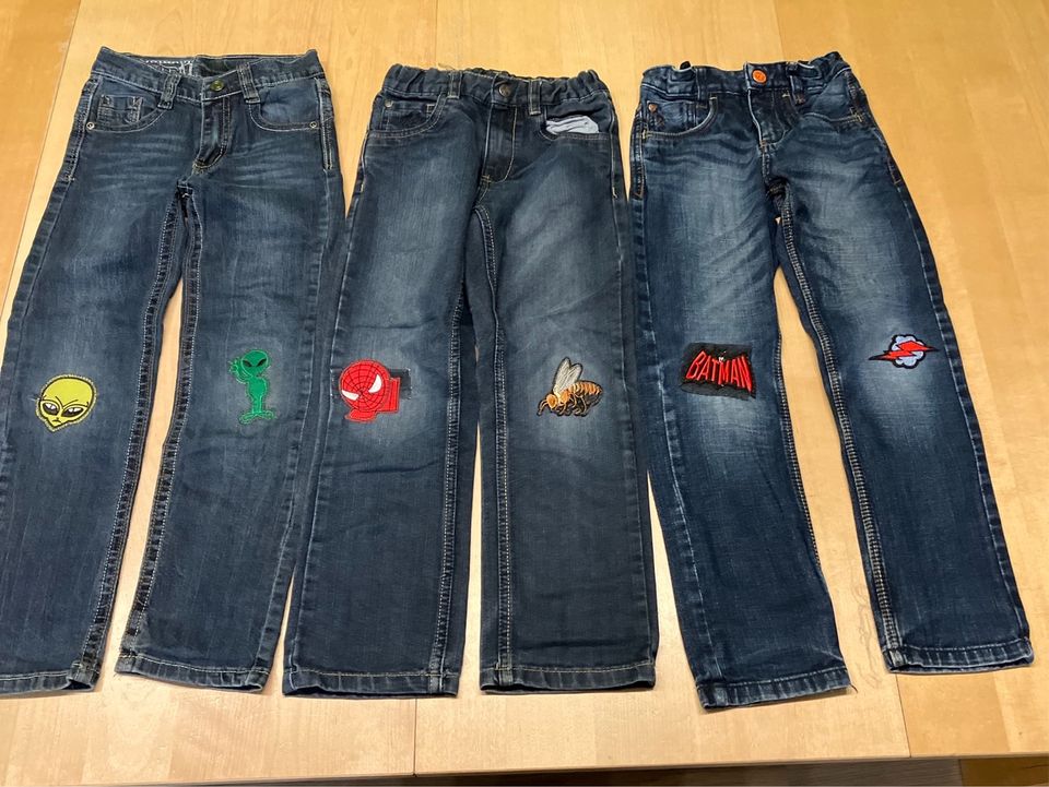 Jeanshose Jeans junge 122 Hose Kleidung geflickt in Zwickau