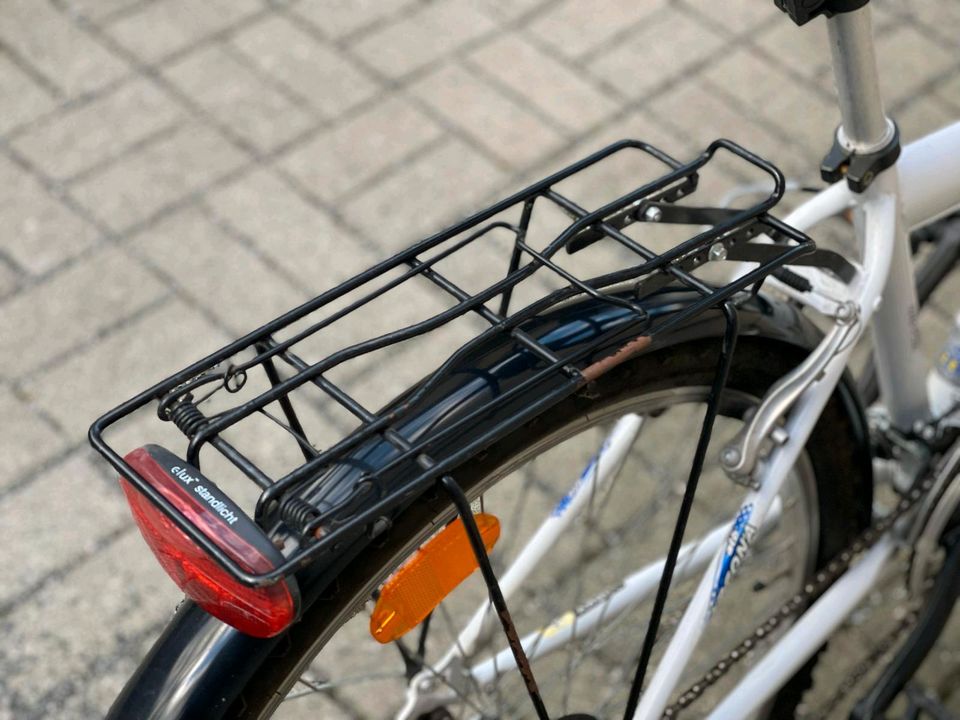 Citybike weiß 26 Zoll / 21-Gang-Schaltung in Leipzig