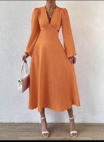 Kleid Orange Maxi Gr. 36 S neu Langarm Cutout Essen - Essen-Kray Vorschau