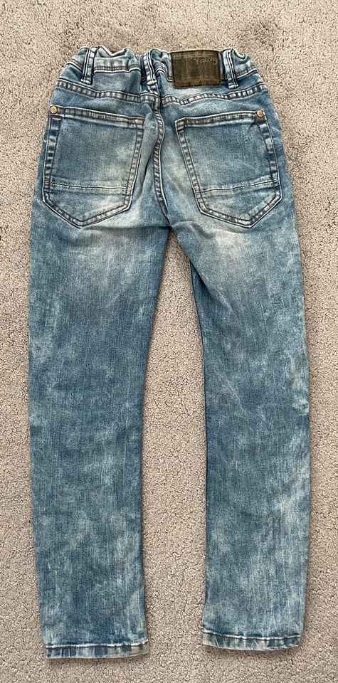 Hellblaue skinny Jeans, chapter young, 140 in Bad Staffelstein