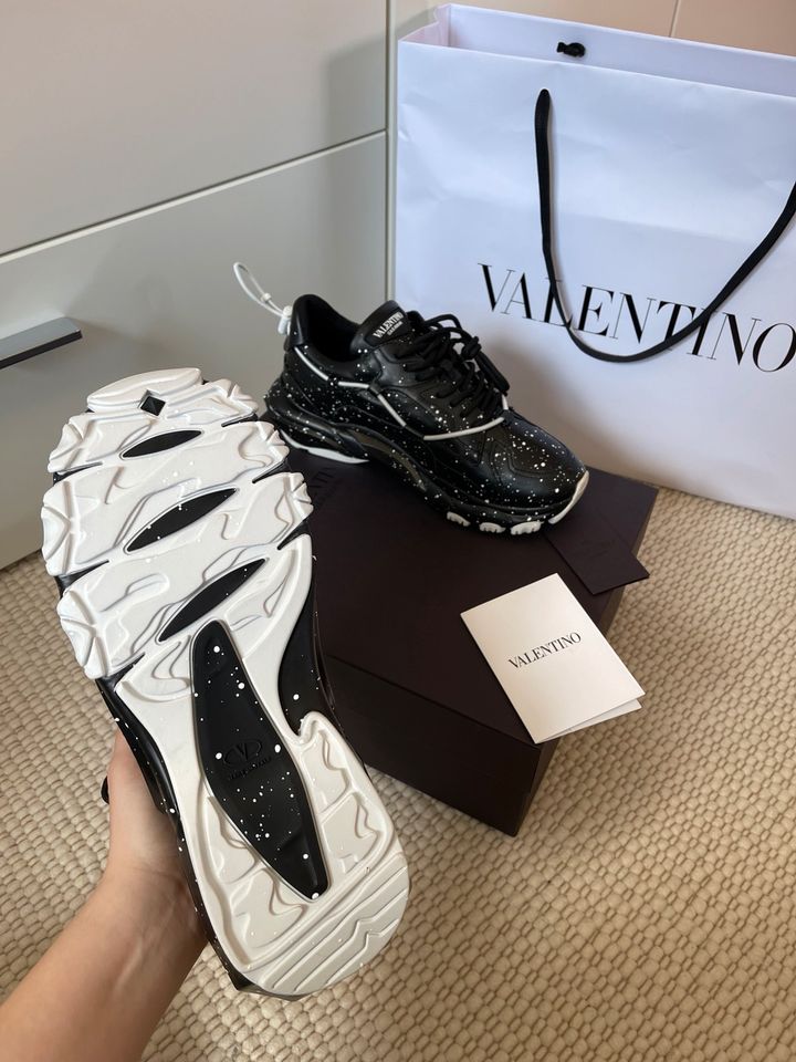 Original Valentino Sneaker ganz neu in Hamburg