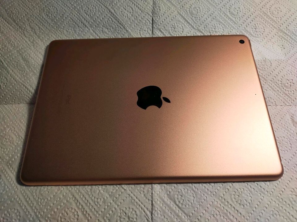 Apple iPad 6. Rosa/Gold. ohne Kratzer .an Bastler ! in Iserlohn