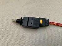 Original Mercedes Benz Bremsschalter 4Pins 0015452009 Düsseldorf - Gerresheim Vorschau