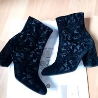 Neuwertige Peter Kaiser Stiefelette Velvet Stepp in Gr. 38,5 Nordrhein-Westfalen - Hattingen Vorschau