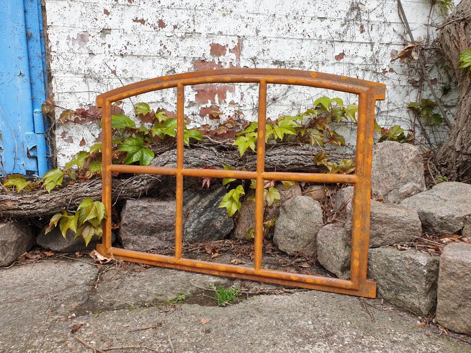 Stallfenster Fenster Antik 88cm Eisen Gusseisen Garten Rost Deko in Bad Schwartau