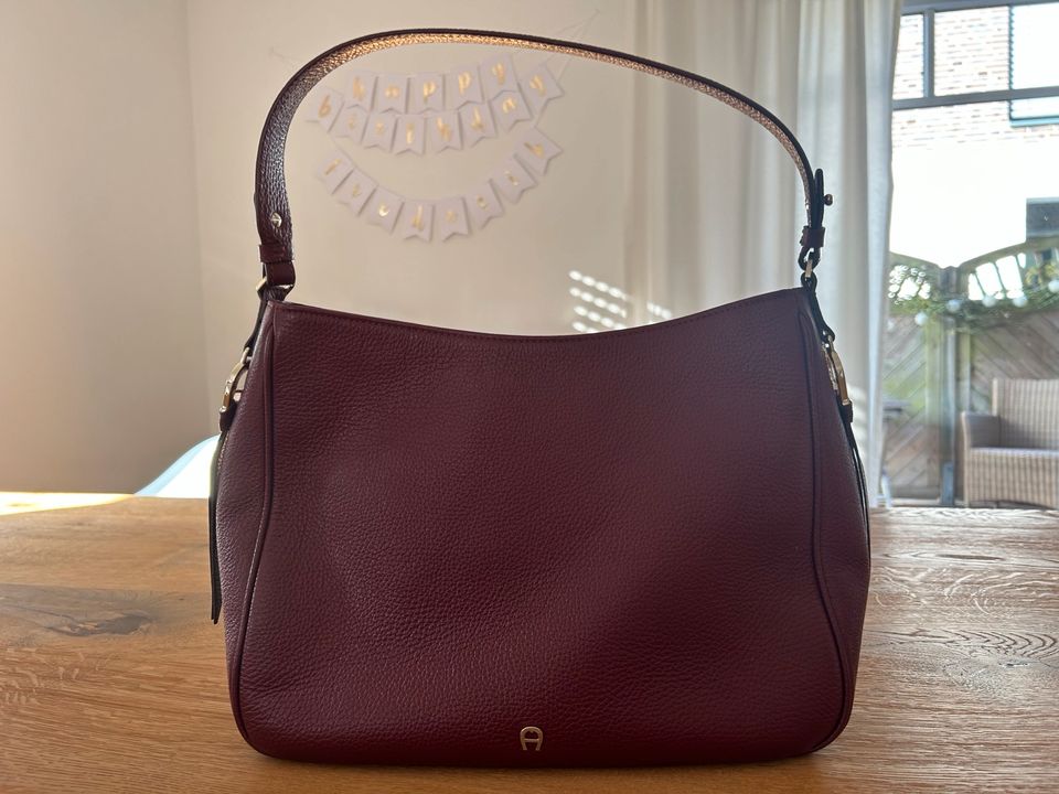 Traumhafte Tasche AIGNER Leder Top Zustand in Greven