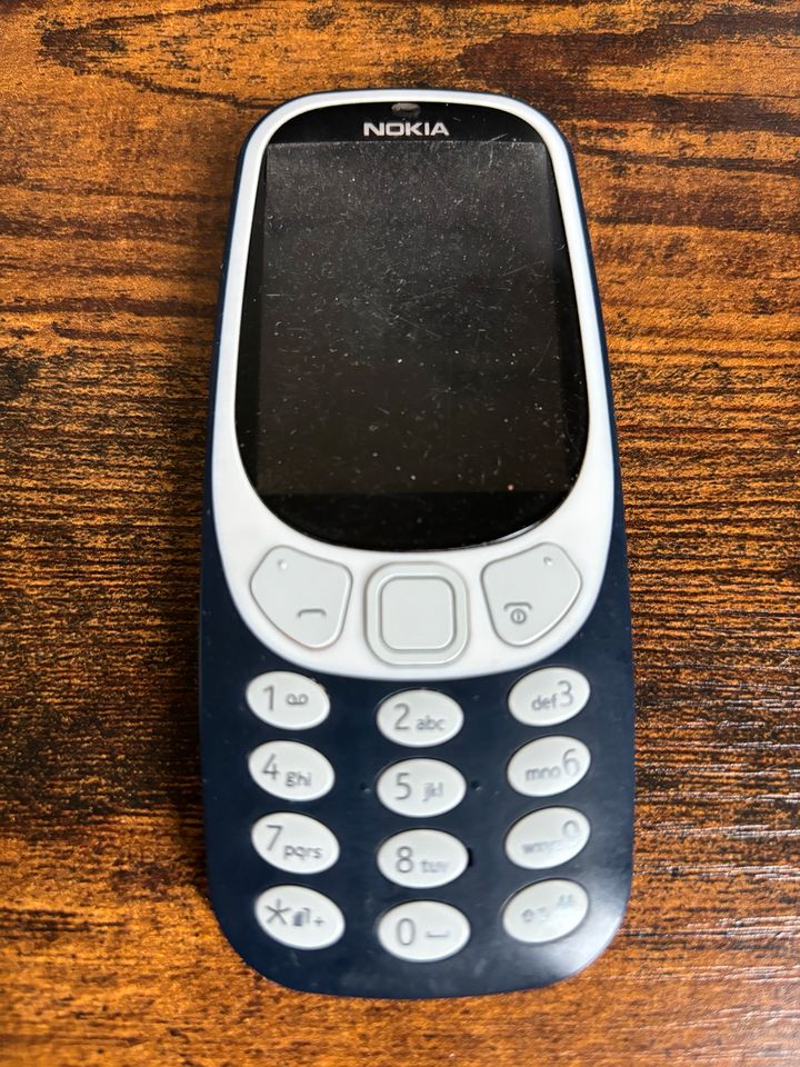 Mobiltelefon Nokia 3310 in Marklohe