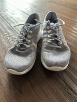 Nike Sneaker Gr 40 Damen Hessen - Fuldatal Vorschau
