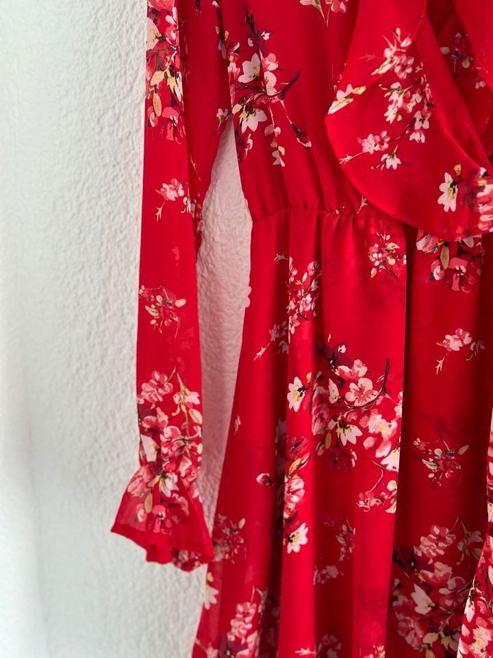 H&M Kleid rot Kirschblüten Größe 36 super schön in Tübingen