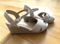 Peeptoes Sandalette, Sandalen, Keilabsatz, beige, sand, creme Bayern - Schwabach Vorschau
