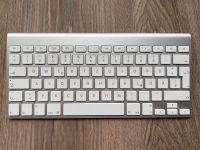 Apple Keyboard/Funktastatur mit Bluetooth A1314 silber-weiß Schleswig-Holstein - Ahrensburg Vorschau