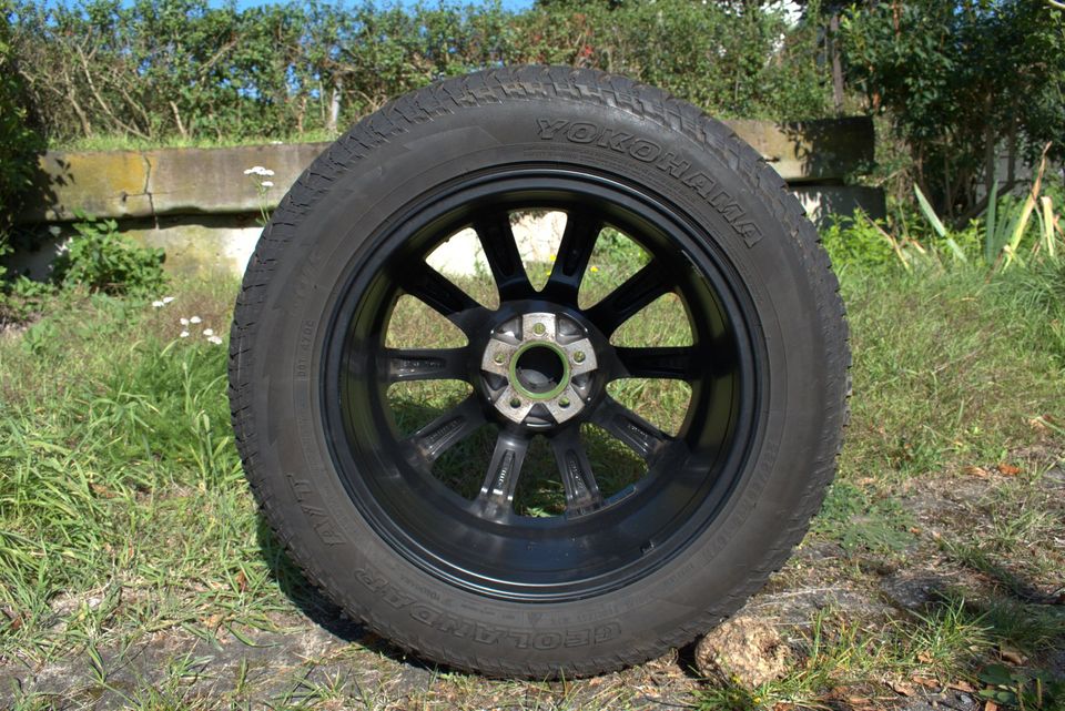 4x 235/60R18 Yokohama Geolander A/T  M&S auf Platin Alufelgen in Borken