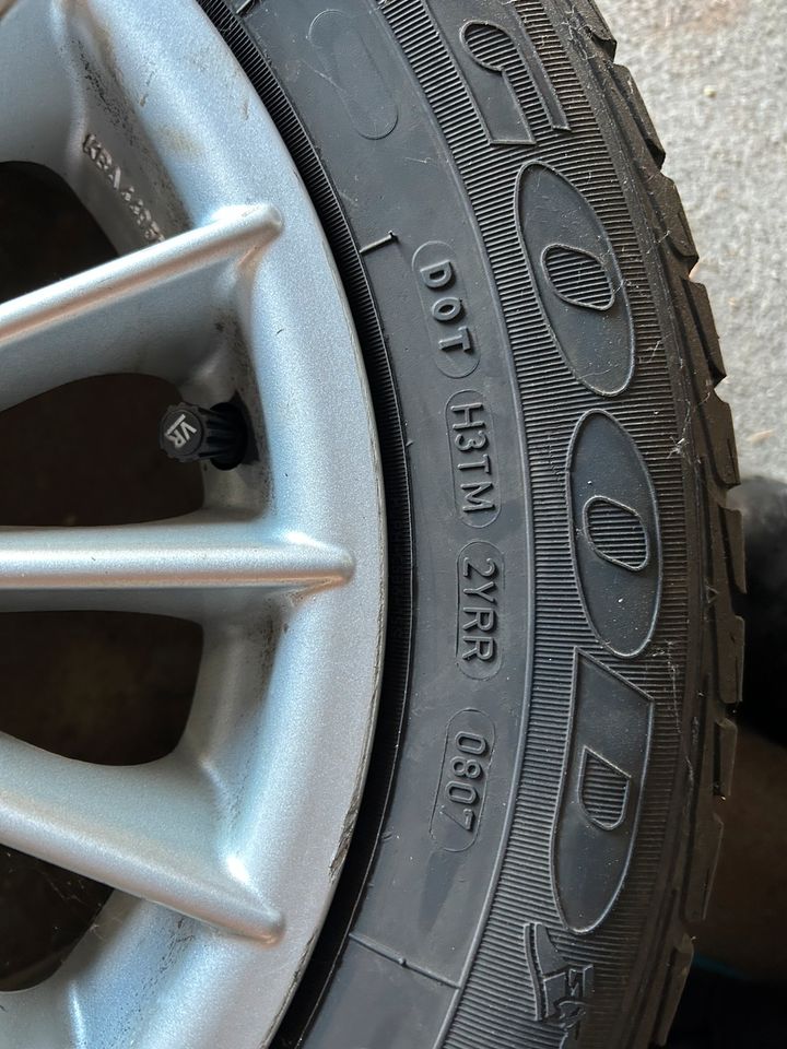 Alufelgen Mercedes C Klasse mit 205/60R15  Goodyear in Rostock