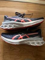 ASICS Novablast 2 Damen Laufschuhe blau München - Maxvorstadt Vorschau