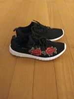 Damen Sneakers mit gestickten Rosen 37 Baden-Württemberg - Korntal-Münchingen Vorschau