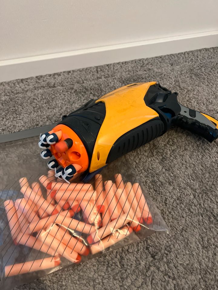 Nerf DART TAG mit zusätzlicher Munition in Wiefelstede