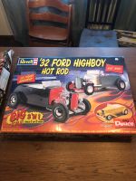 1:8 Revell 32’ Ford Highboy Hot Rod Bausatz Baden-Württemberg - Steinen Vorschau