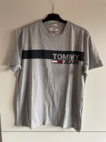 Tolles Shirt von TOMMY HILFIGER - Gr. M - grau - Sommer - Top !! Nordrhein-Westfalen - Bergheim Vorschau