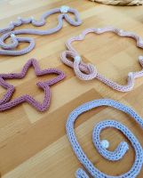 Kinderzimmer Wand Deko / Bilder / Strickfiguren Niedersachsen - Giesen Vorschau