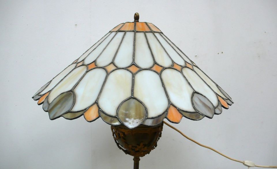 Stehlampe Jugendstil Messing um 1900 + Tiffany Schirm in Sinzig