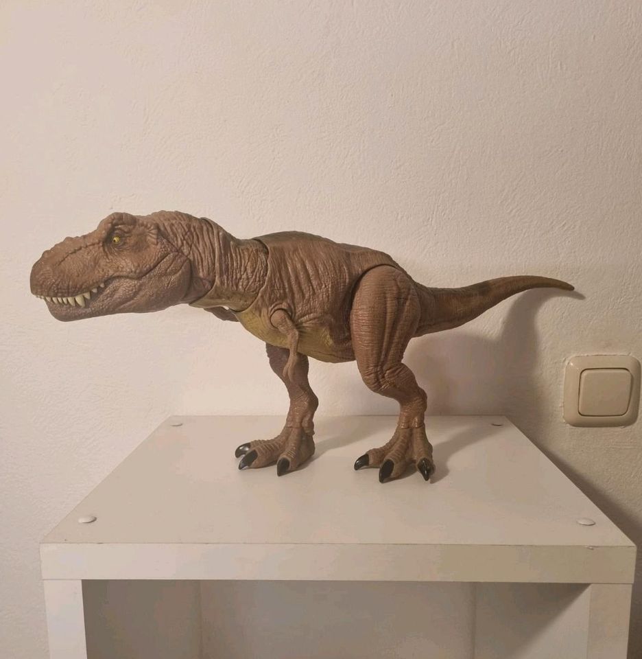 Jurassic World Tyrannosaurus Rex T-Rex Mattel Spielzeug ab 4 in Hamburg