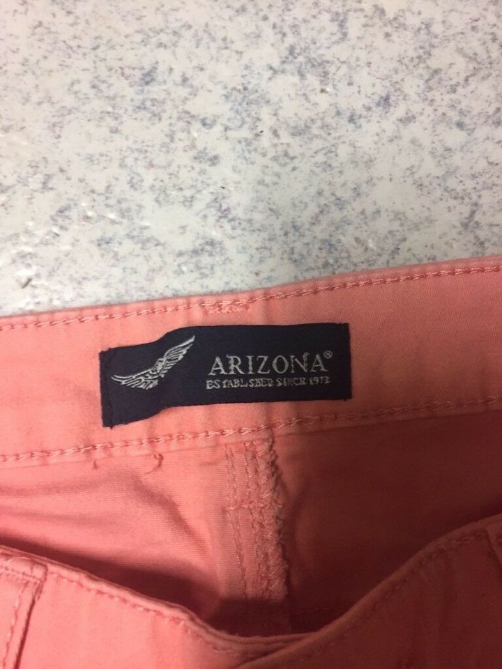 Lachsfarbene Jeans Arizona Gr. 42 in Wasserburg am Inn