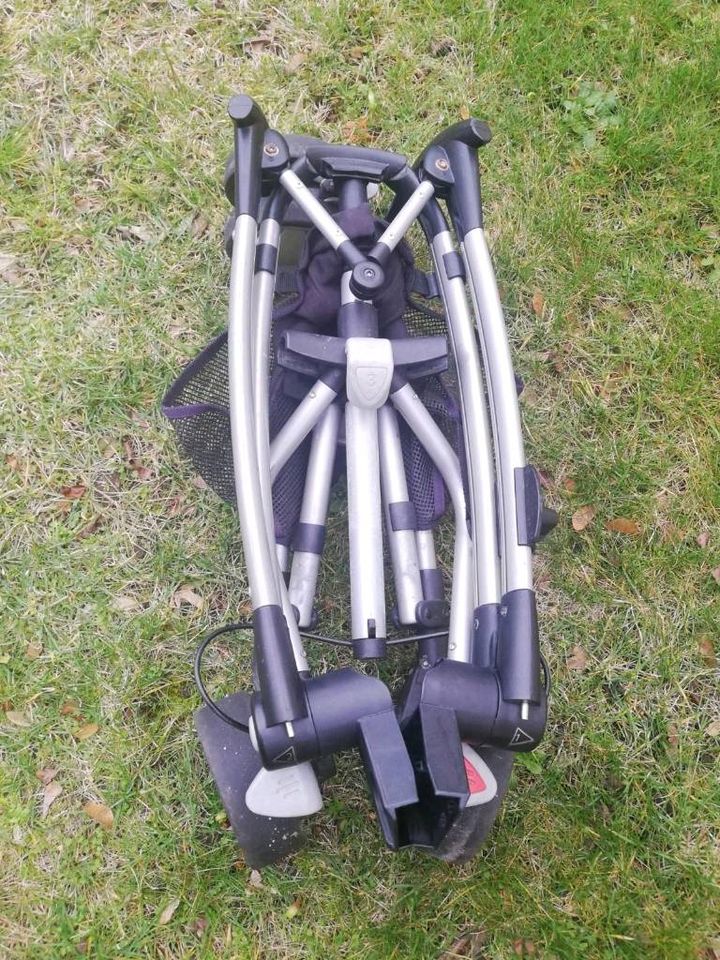 Quinny Zapp Xtra rot Adapter Babyschale Sonnenschirm Buggy in Dresden