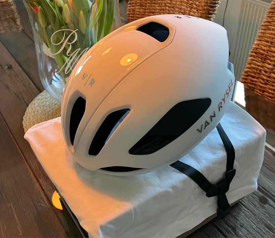 Van Rysel RCR-F Rennrad-Aero-Helm Triathlon Rennradhelm Gravel in Wölpinghausen
