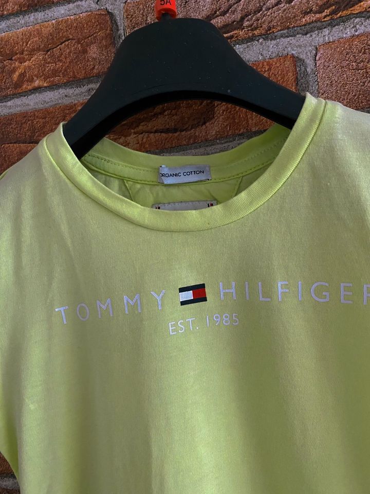 Tommy Hilfiger Shirt 116/122 in Waltershausen