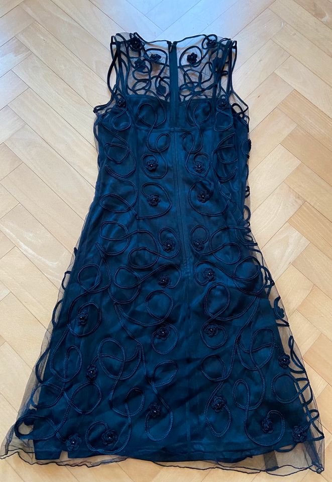 Kleid Abendkleid Cocktailkleid Spitze ärmellos schwarz Gr. 42 in Halle