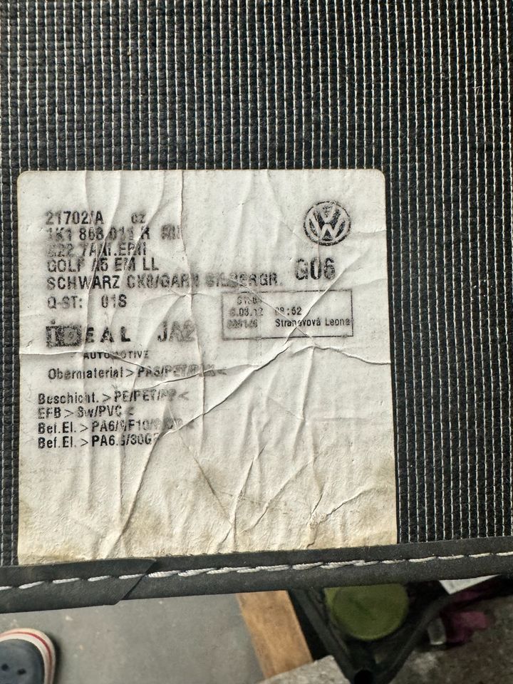 VW Golf 6 Originalen Fußmatten in Schleswig