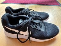 Damen Sportschuhe - Marke Nike Tanjun - schwarz - Gr. 40.5 Bayern - Freising Vorschau