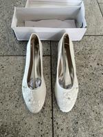 Ballerinas mit geschlossener Spitze - Hochzeit Dortmund - Schüren Vorschau