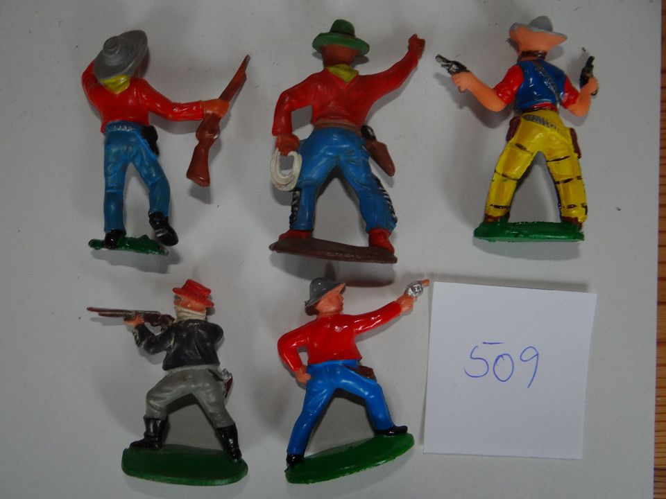 DDR Indianer und Cowboy Masse-figuren in Schmoelln