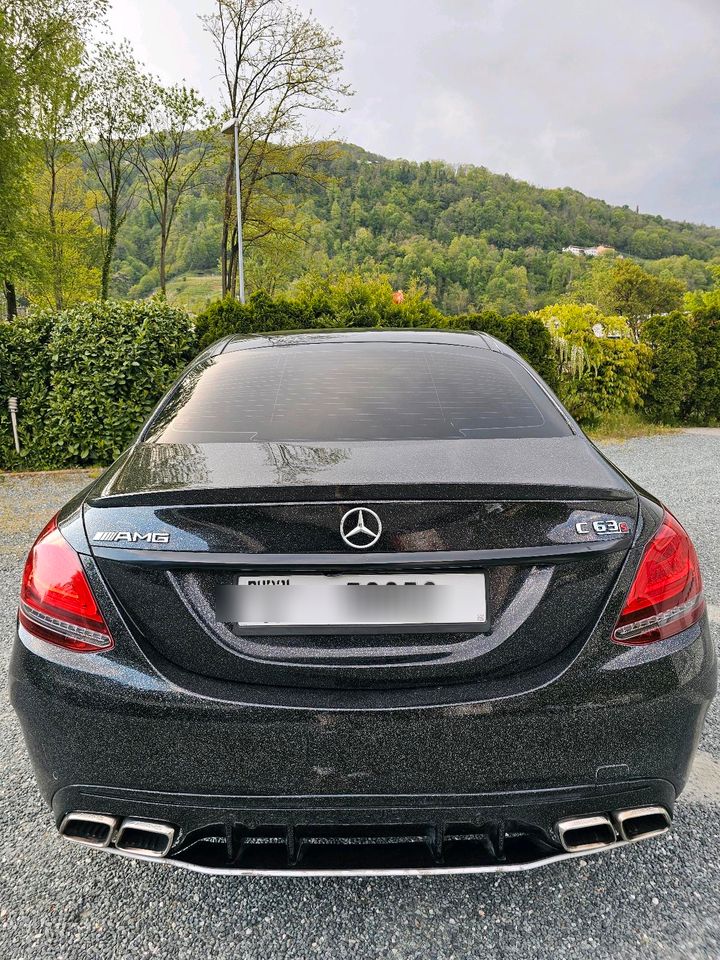 Mercedes C300 AMG S LINE - Glitter Black M. in München