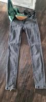 Skinny-Jeans Röhrenjeans von Zara Gr. 34 grau Hessen - Büttelborn Vorschau
