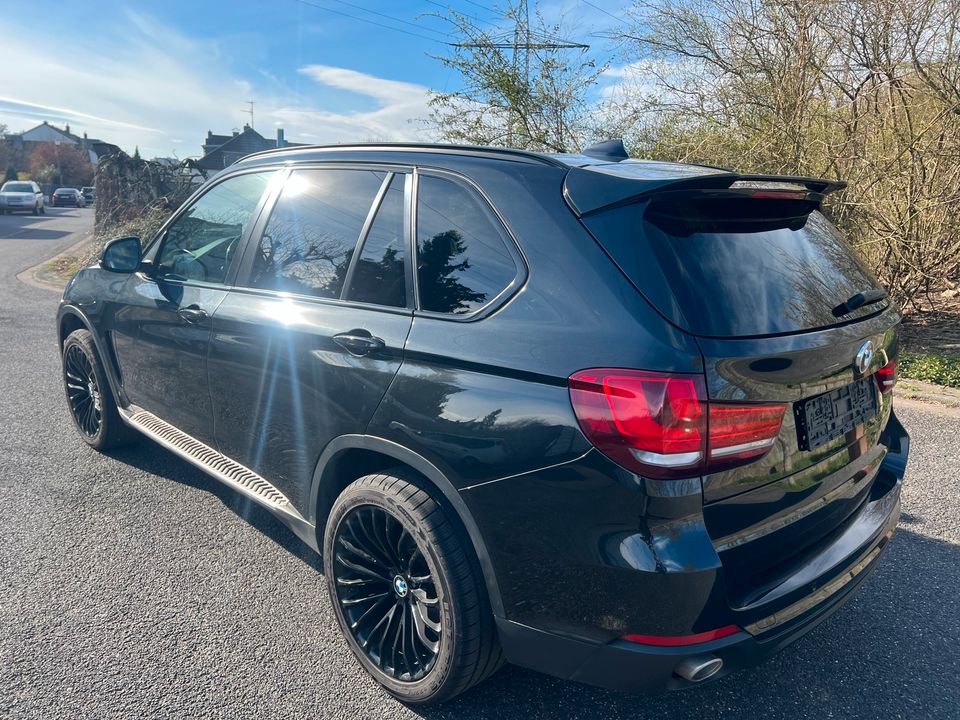 BMW X5 X-Drive 30d in Köln