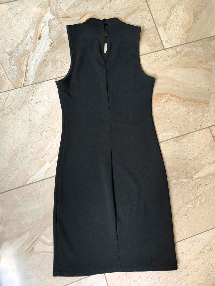 Festliches Kleid schwarz Größe 140/146 in Marbach am Neckar