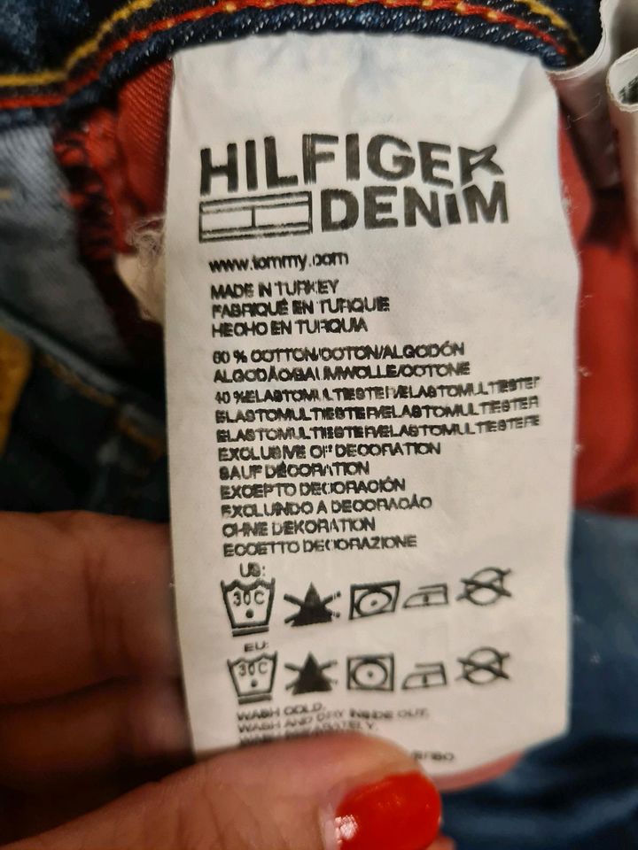 Tommy Hilfiger Jeans Victoria Straight 30 / 32 in München