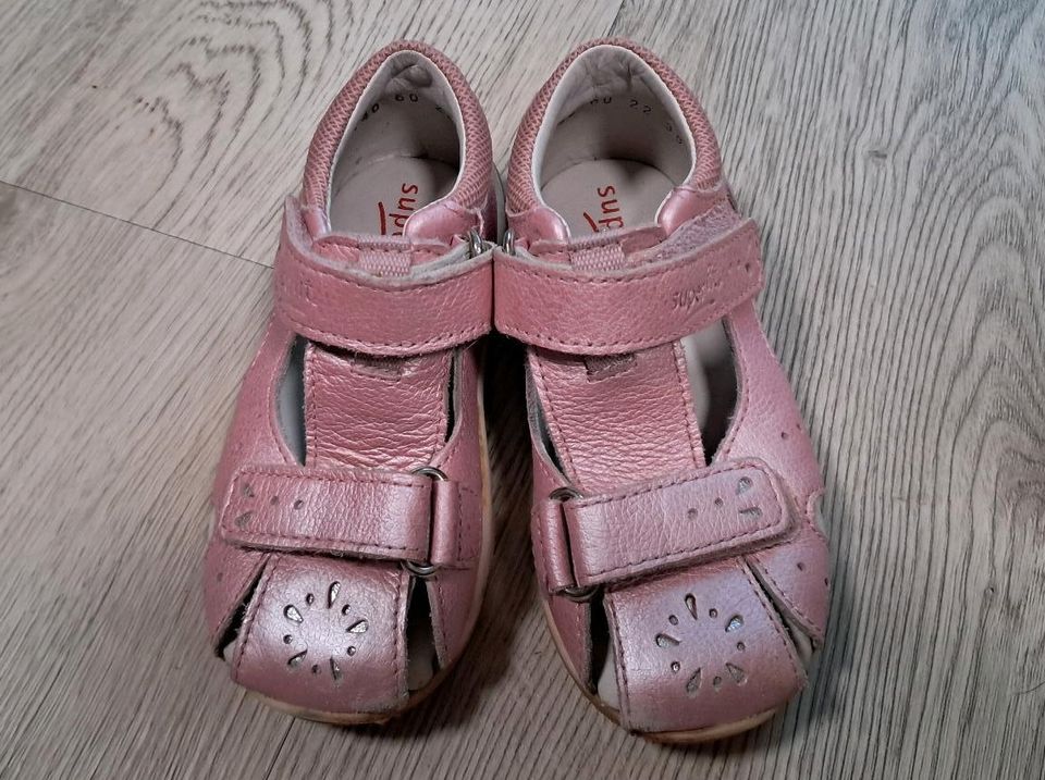 Sandalen in Metallic-Rosa von Superfit Gr. 22 in Kropp