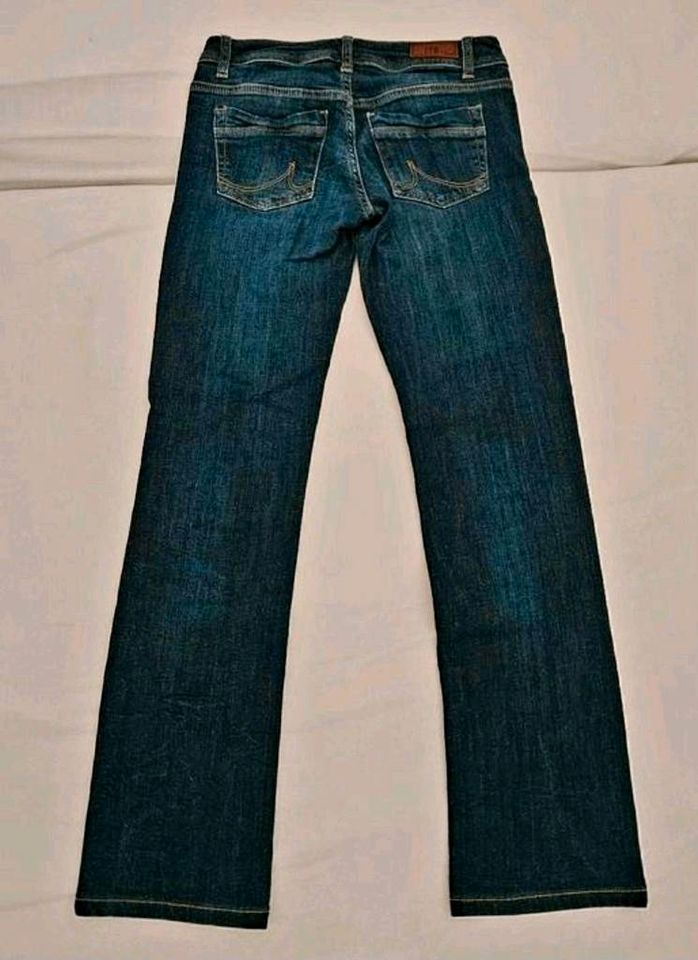 Jeans LTB W27/L30 "Valentine" in Schenefeld