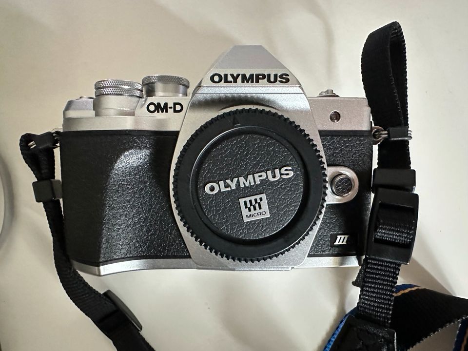 Olympus Systemkamera - Gebrauchte Digitalkamera in Braunschweig