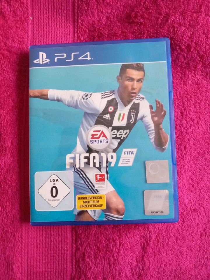 PS 4 Fifa 19 in Düren