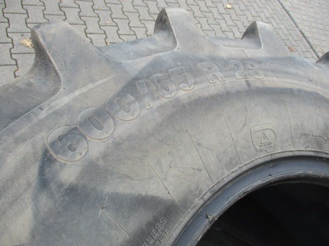 2 x Vredestein 600/65 R28 Traktorreifen in Altenberge