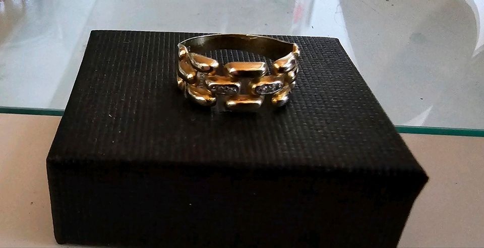Prächtiger Ring aus 585er Gelbgold mit Diamanten, RG 56 in Bielefeld