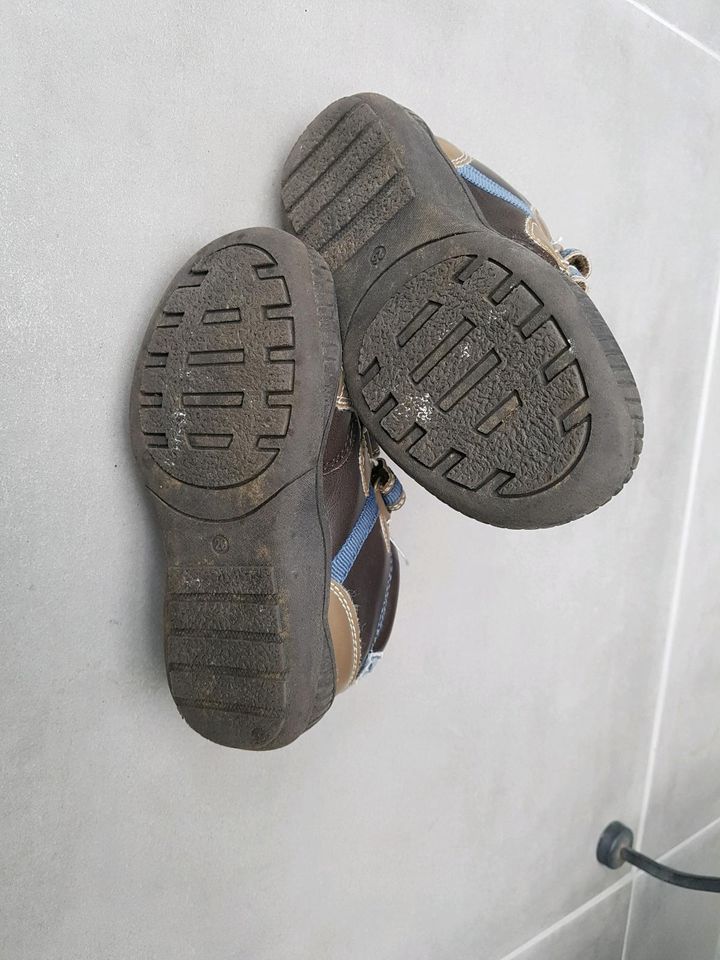Schuhe 26 wie neu in Meschede