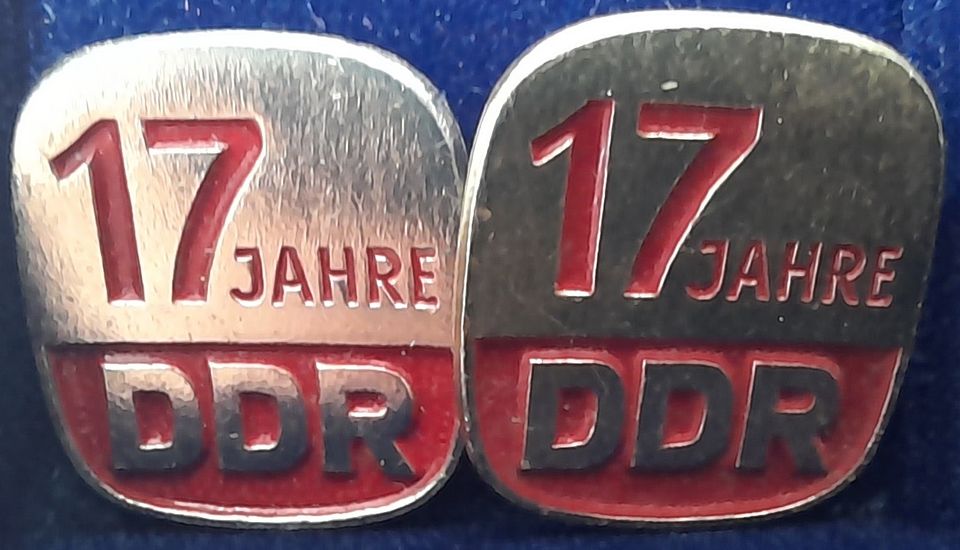 10 Stück alte DDR-Abzeichen zum 7. Oktober Ostalgie in Suhl