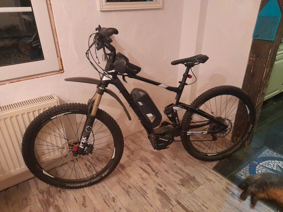 GIANT E-MTB E-BIKE 27,5 ZOLL FULLY/FULL SUSPENSION DOWNHILL in Radevormwald