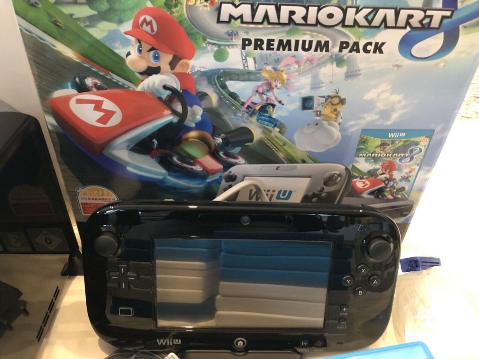 Wii U Mario Kart 8 Premium pack und mehr in Hann. Münden